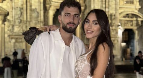 Abito per la promessa di matrimonio