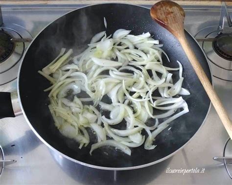 Aggiungere Cipolla e Olio