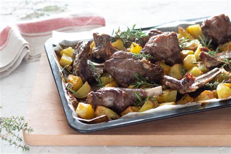 Agnello al forno con erbe aromatiche