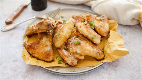 Alette di Pollo con Contorno