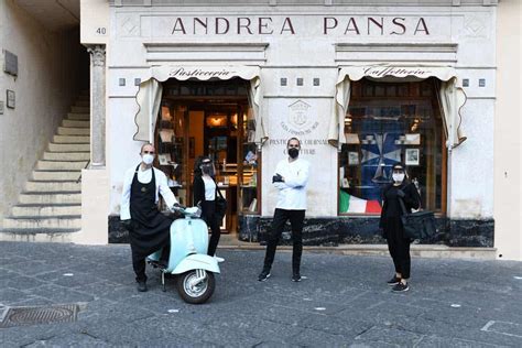 Andrea Pansa nel suo laboratorio