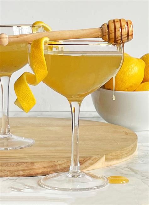 Bee's Knees Cocktail