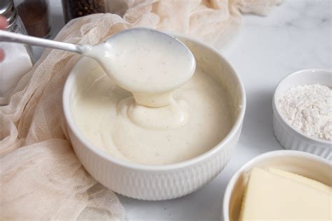 Besciamella in preparazione