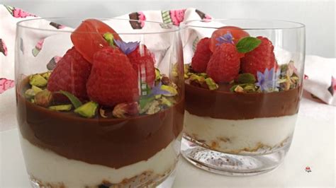 Bicchierini ai 3 colori con castagne e cioccolato