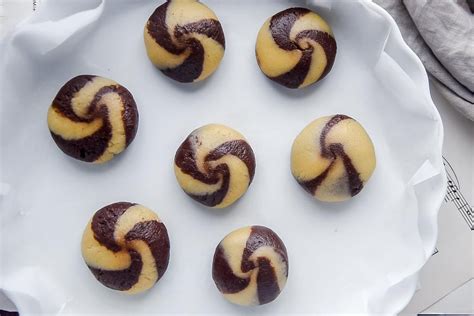 Biscotti bianchi e neri