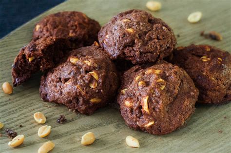 Biscotti chetogenici al cioccolato e arachidi