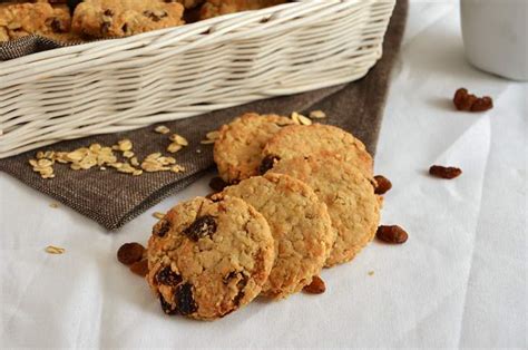 Biscotti con Avena, Uvetta e Mandorle