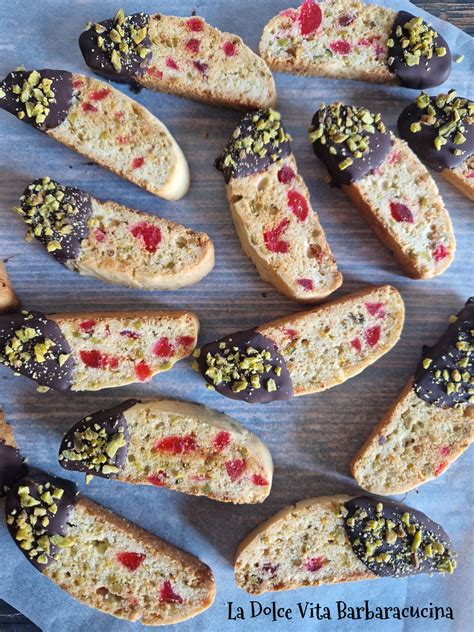 Biscotti con ciliegie candite