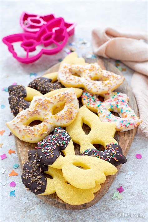 Biscotti di Carnevale a forma di maschera