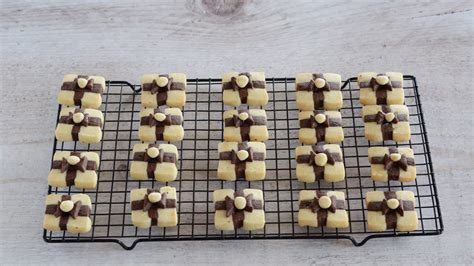 Biscotti fatti in casa su una gratella