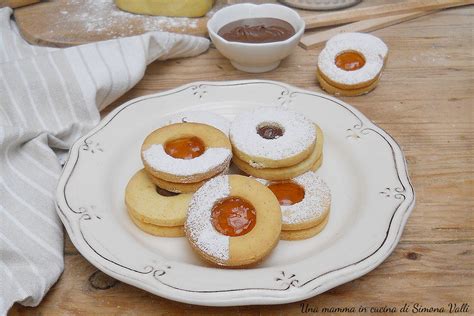 Biscotti frollini farciti