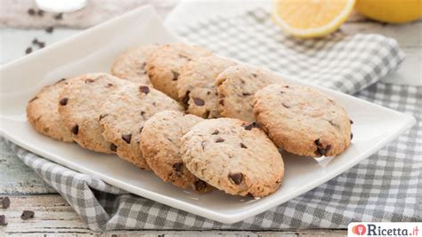 Biscotti integrali con cioccolato fondente