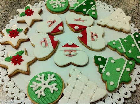 Biscotti natalizi con pasta di zucchero