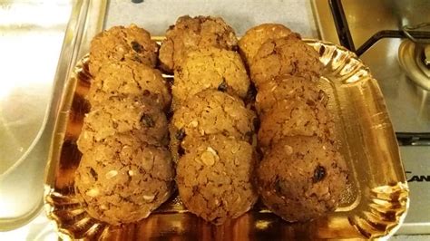 Biscotti rustici con frutta secca