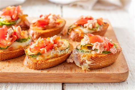 Bruschette con pane raffermo