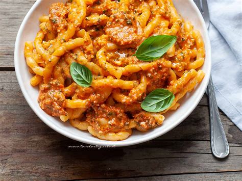 Busiate alla Trapanese