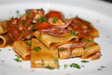 Calamarata Napoletana