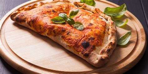 Calzone Napoletano