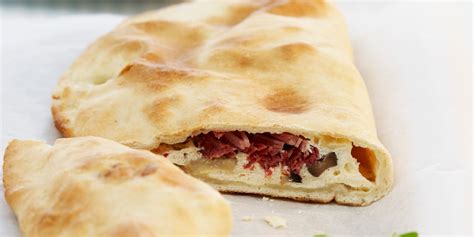 Calzone con ricotta e salame