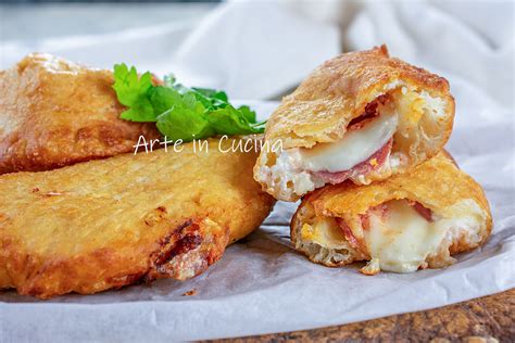 Calzone fritto napoletano