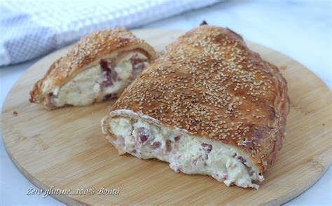 Calzone ripieno di ricotta e salame