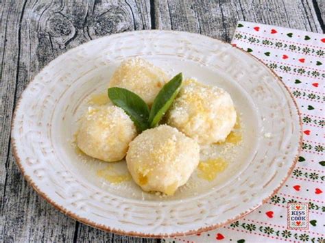 Canederli asciutti con burro e salvia