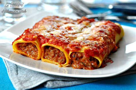 Cannelloni Salsiccia e Mozzarella al Forno