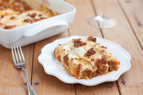 Cannelloni di crespelle al ragù