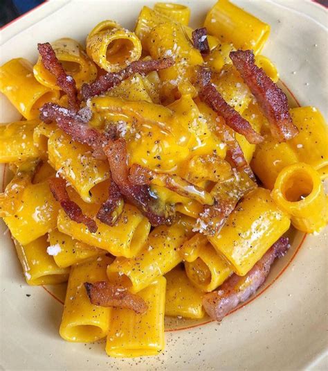 Carbonara con Pecorino Romano