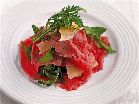 Carpaccio di Vitello con Rucola e Grana