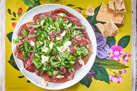 Carpaccio di bresaola con rucola e grana