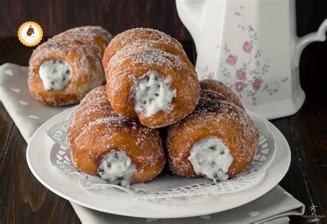 Cartocci Siciliani con la Crema di Ricotta