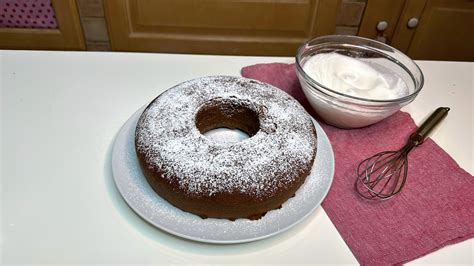 Ciambella di albumi al cacao