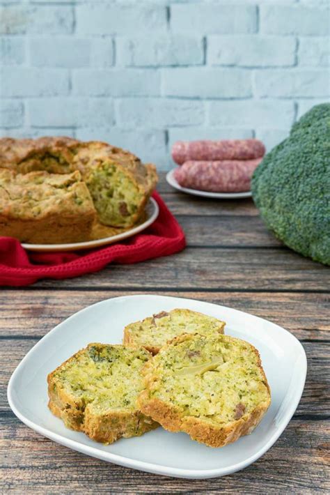 Ciambella salata broccoli e salsiccia