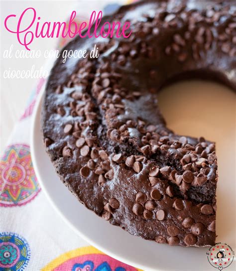 Ciambellone al cacao con gocce di cioccolato