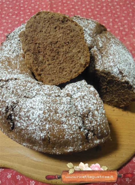 Ciambellone con cacao e mandorle