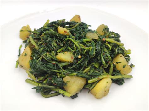 Cicoria e patate in padella