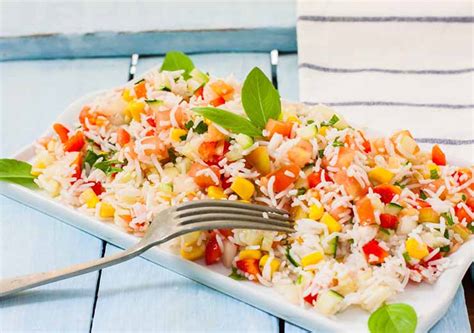 Come preparare un'insalata di riso perfetta per l'estate