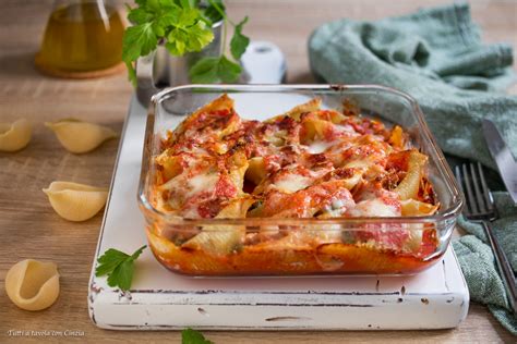 Conchiglioni Ripieni con Salsiccia