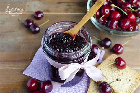 Confettura di ciliegie