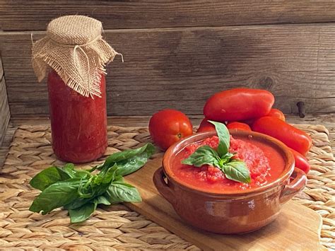Conserva di pomodoro fatta in casa