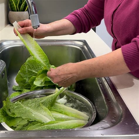 Conservare l'insalata in un canovaccio