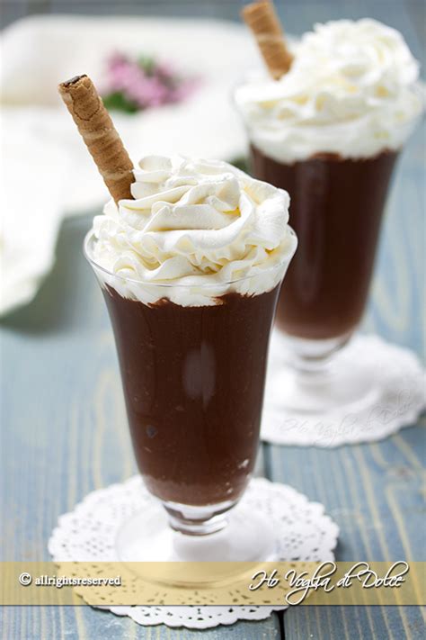 Coppa Cioccolato e Panna con Frutti di Bosco