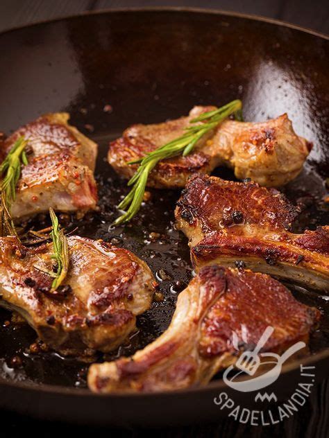 Costolette di agnello in padella