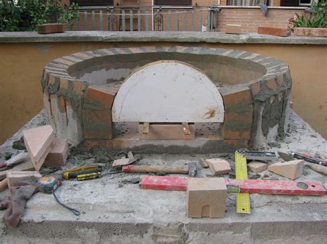 Costruzione del forno per pizza