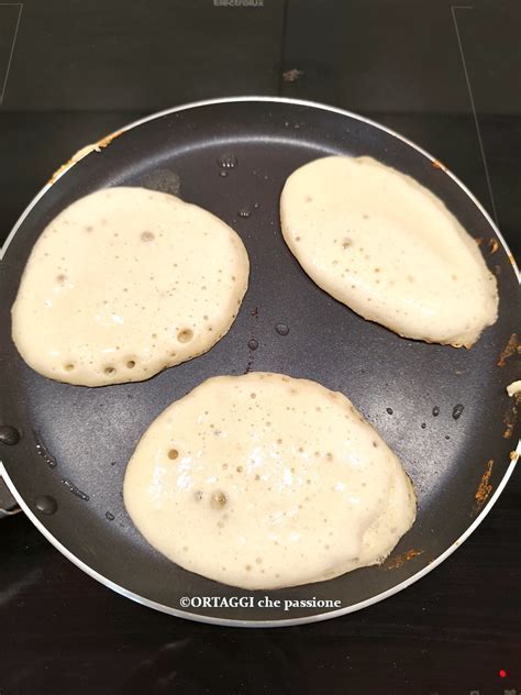 Cottura dei pancake in padella