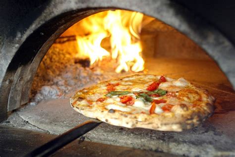 Cottura pizza in forno