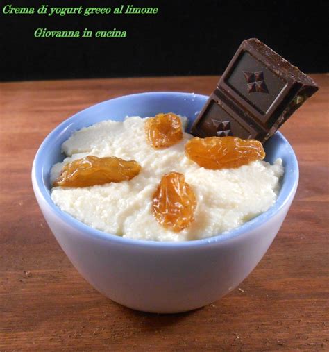 Crema di Yogurt Greco al Cacao