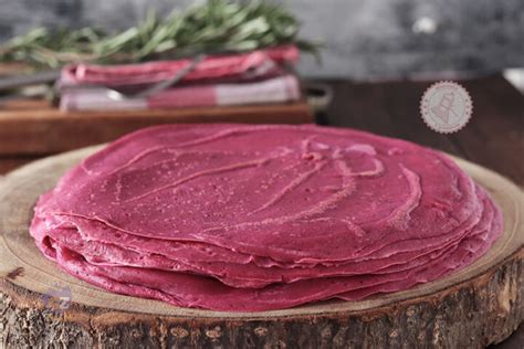 Crepes alla barbabietola con spinaci