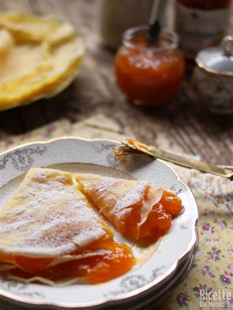 Crepes con marmellata di albicocche